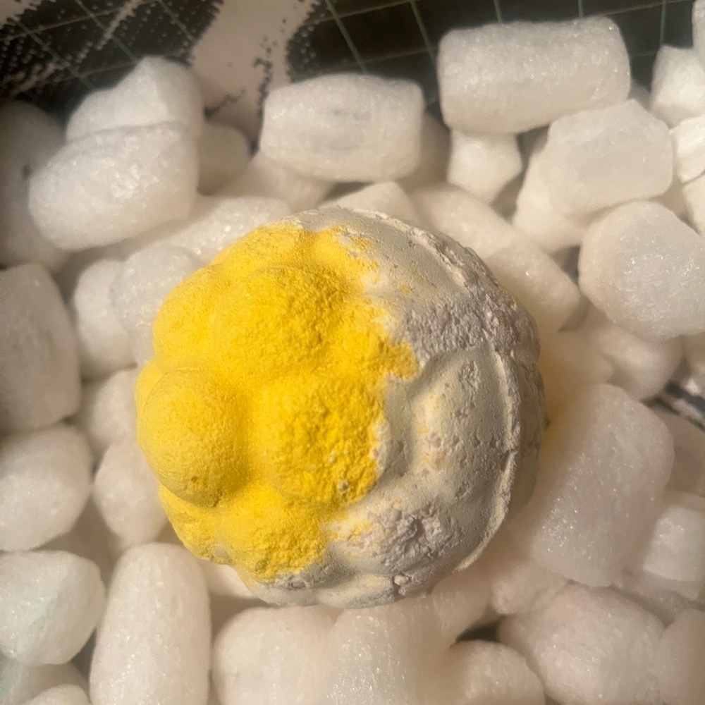 Lush Pop Art Bath Bomb